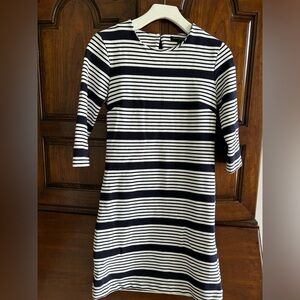 Banana Republic Dress. Navy & white, size 0